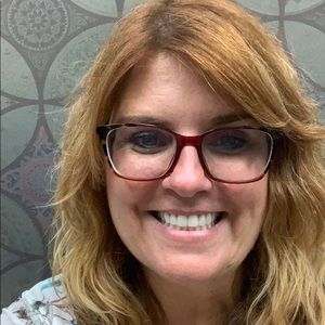 Meet your Posher, Lori